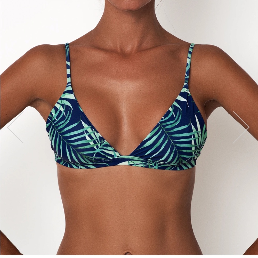 Vaya Island bikini top